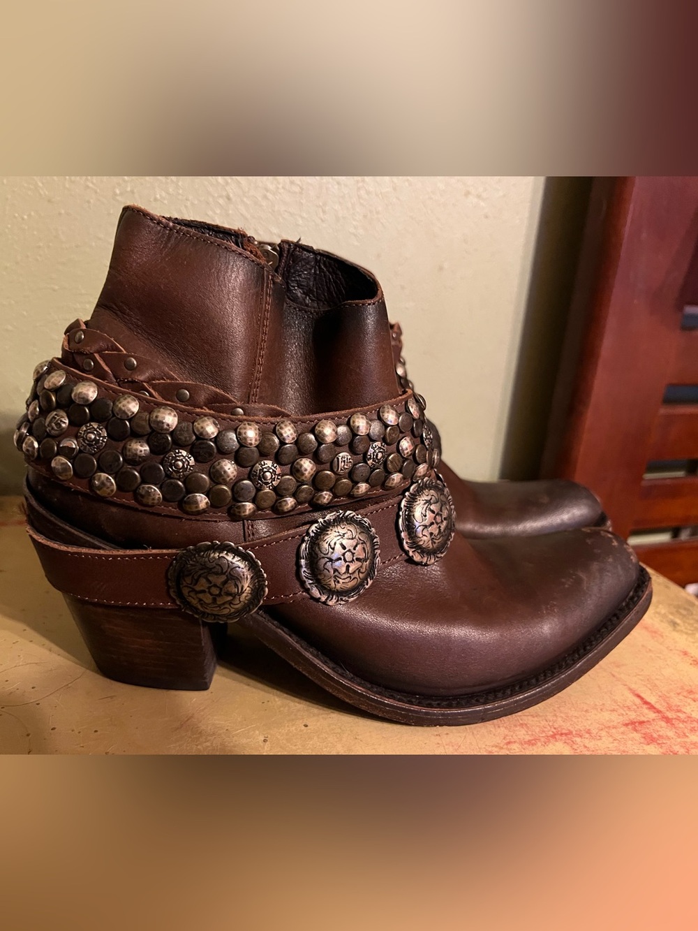 Liberty Black Women’s Size 9 Brown Leather Western Concho Studded Ankle Boots